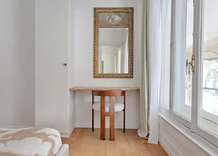 Tuileries Saint Honore 6p Ac By Melvane